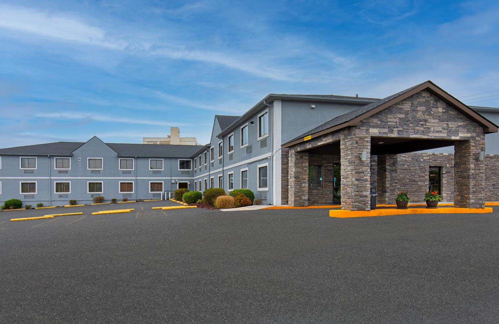 Super 8 By Wyndham Somerset Exterior foto